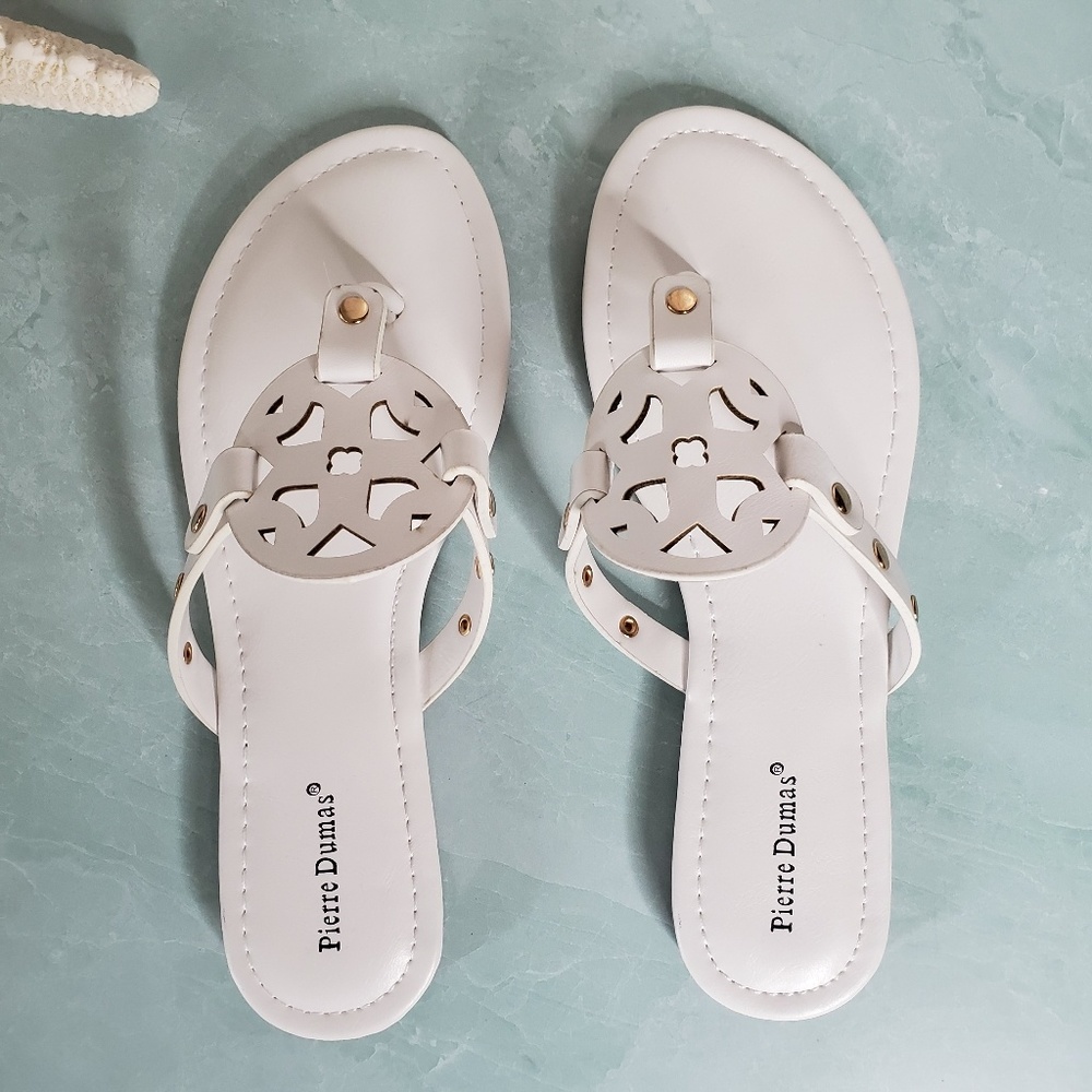 NEW Pierre Dumas White Open Toe Thong Sandals - Picture 2 of 5